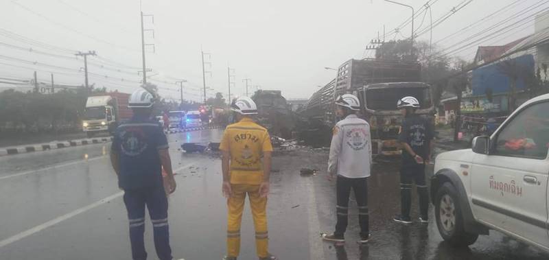 รถบรรทุกชนรถพ่วง