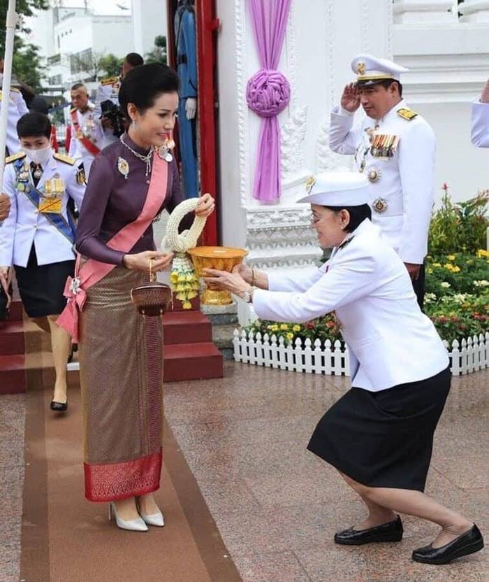 พระราชพิธีทรงบำเพ็ญพระราชกุศลถวายผ้ากฐิน