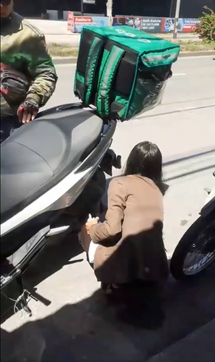 ป้าเก๋งฟ้า บางบัวทอง