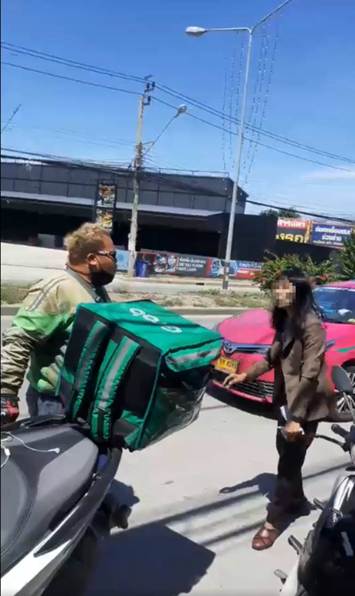 ป้าเก๋งฟ้า บางบัวทอง