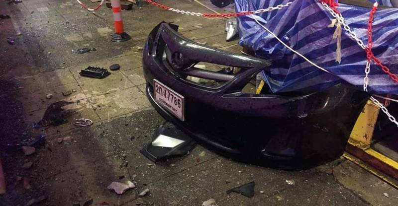 รถชนเสาไฟ โค้ง 100 ศพ