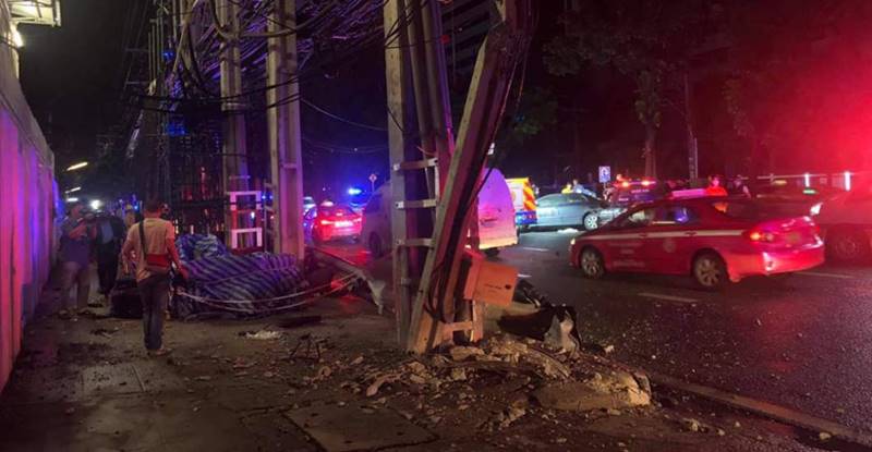 รถชนเสาไฟ โค้ง 100 ศพ