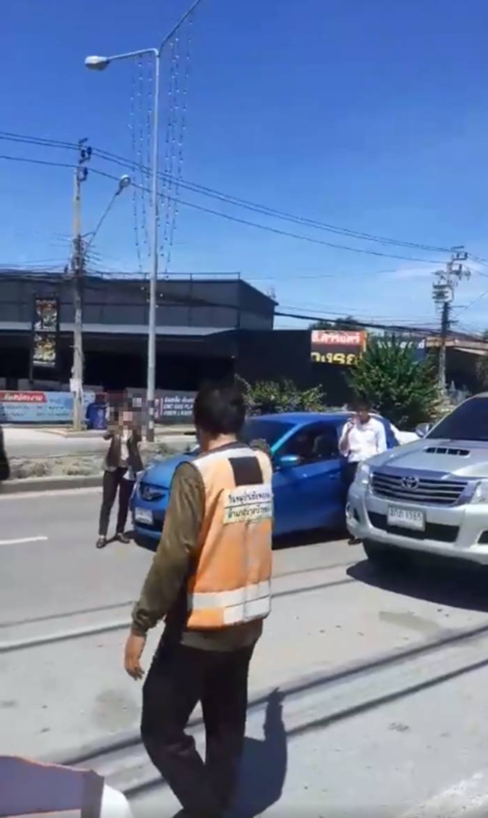 ป้าเก๋งฟ้า บางบัวทอง