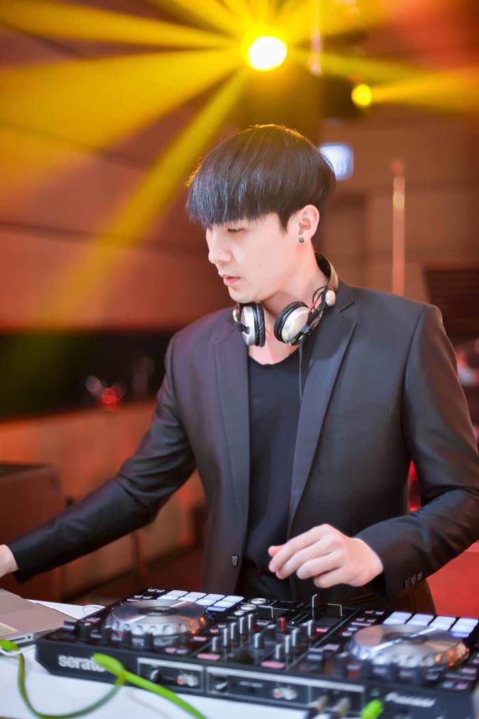 รถชนเสาไฟ โค้ง 100 ศพ