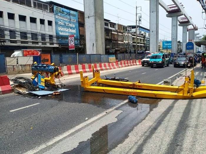 เครนรถไฟฟ้าร่วง