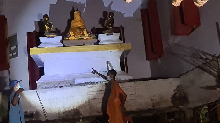 คนตัดเศียรพระ