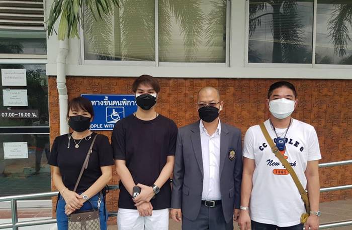 ไวท์ ณวัชร์, ทำร้ายร่างกาย