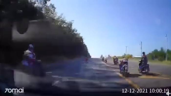 มอไซค์ชนรถบรรทุก