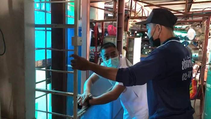 ลิฟต์หนีบตาย