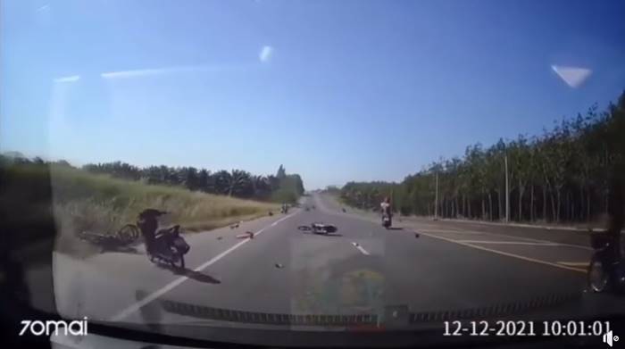 มอไซค์ชนรถบรรทุก