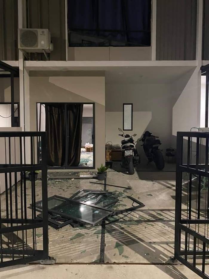 โรงงานกิ่งแก้วไฟไหม้