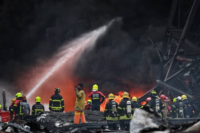 โรงงานกิ่งแก้วไฟไหม้ 