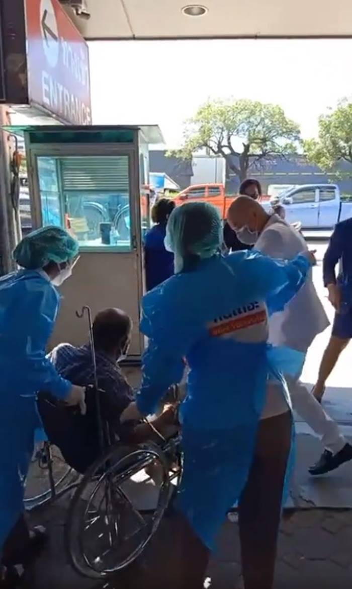 โรงงานกิ่งแก้วไฟไหม้