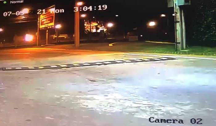 โรงงานกิ่งแก้วไฟไหม้