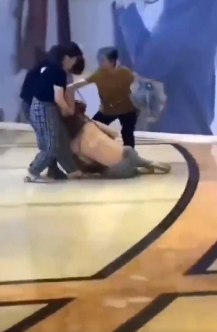 เมียหลวงตบเมียน้อย