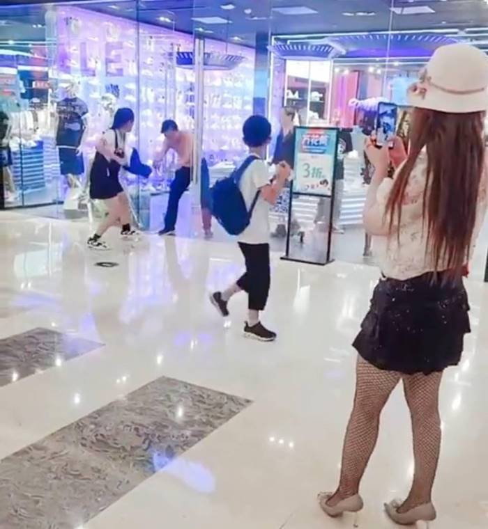 ตบแฟนกลางห้าง