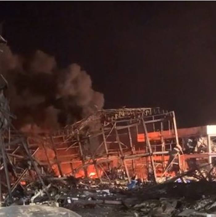 โรงงานกิ่งแก้วไฟไหม้