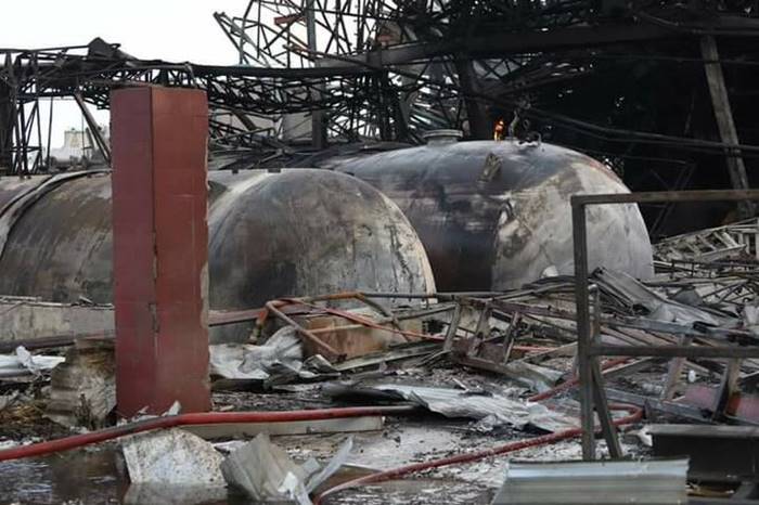 โรงงานกิ่งแก้วไฟไหม้