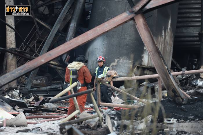 โรงงานกิ่งแก้วไฟไหม้