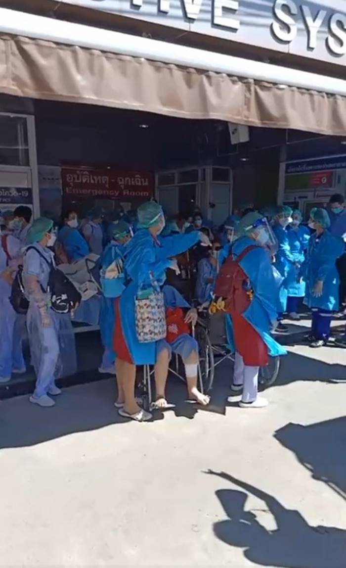 โรงงานกิ่งแก้วไฟไหม้