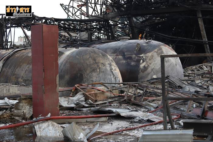 โรงงานกิ่งแก้วไฟไหม้