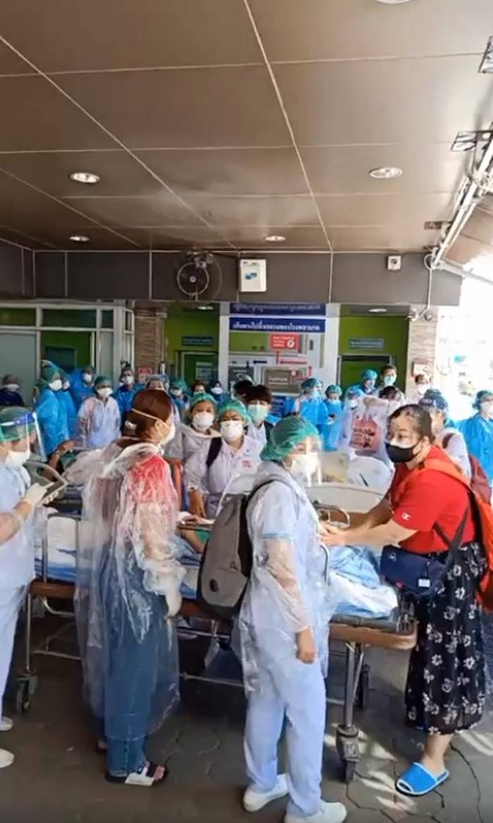 โรงงานกิ่งแก้วไฟไหม้