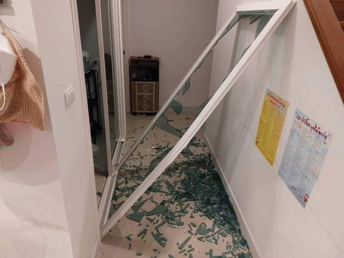 โรงงานกิ่งแก้วไฟไหม้