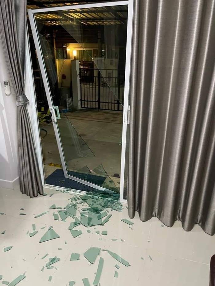 โรงงานกิ่งแก้วไฟไหม้