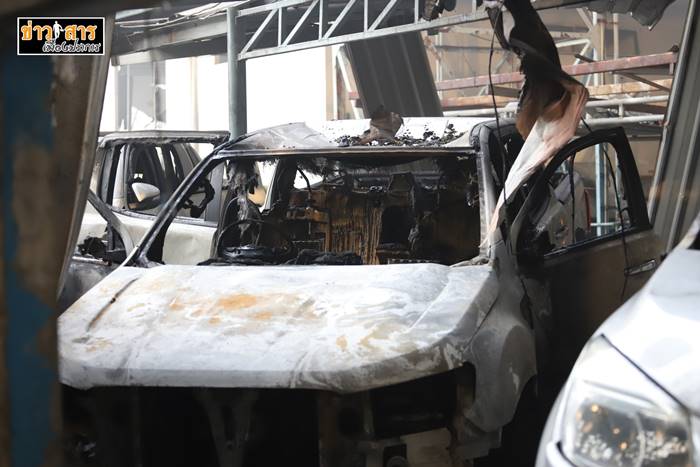 โรงงานกิ่งแก้วไฟไหม้