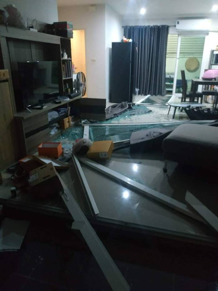 โรงงานกิ่งแก้วไฟไหม้