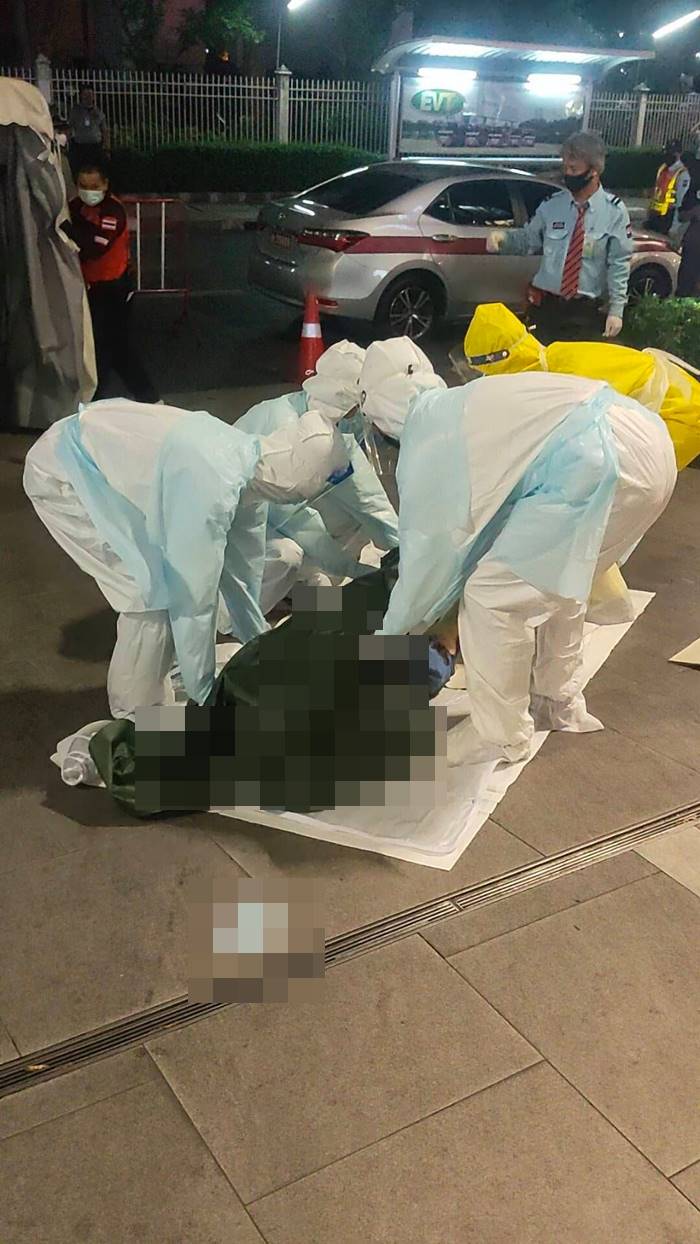 นิสิตจุฬากระโดดตึก