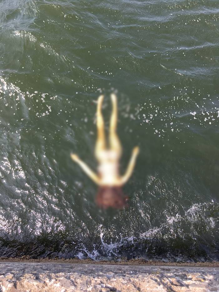 ศพลอยน้ำ