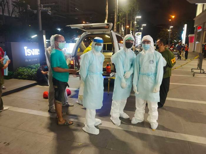 นิสิตจุฬากระโดดตึก