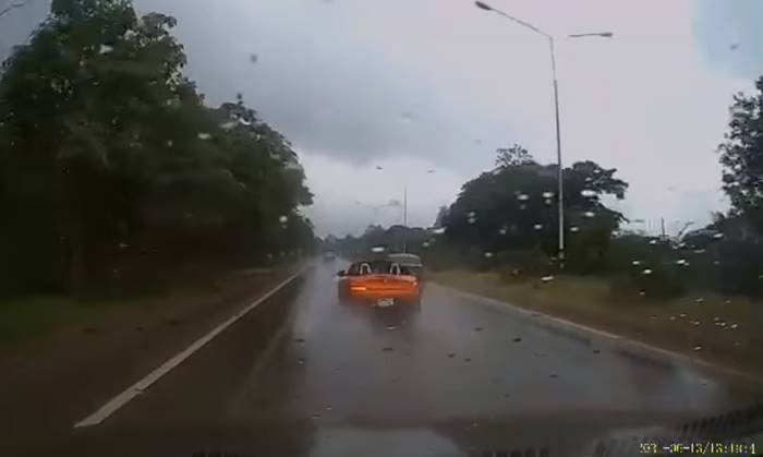 รถชน, BMW Z4