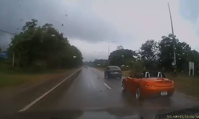 รถชน, BMW Z4