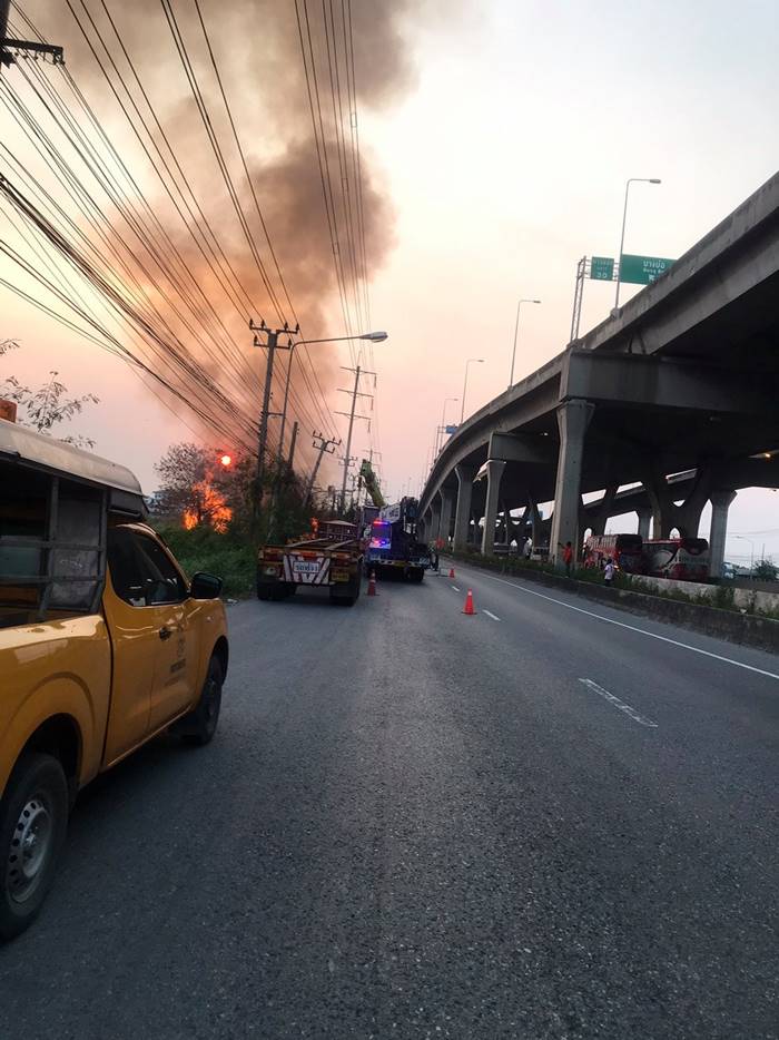 ตู้คอนเทนเนอร์คว่ำ บางนา-ตราด