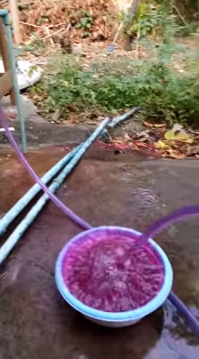 น้ำประปาสีแดง