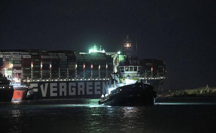 เรือขวางคลองสุเอซ