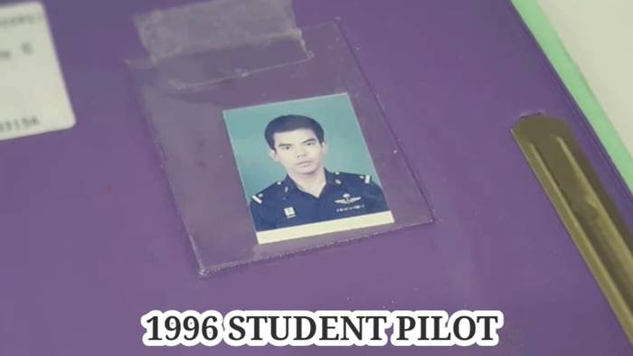 ปลดนักบิน การบินไทย