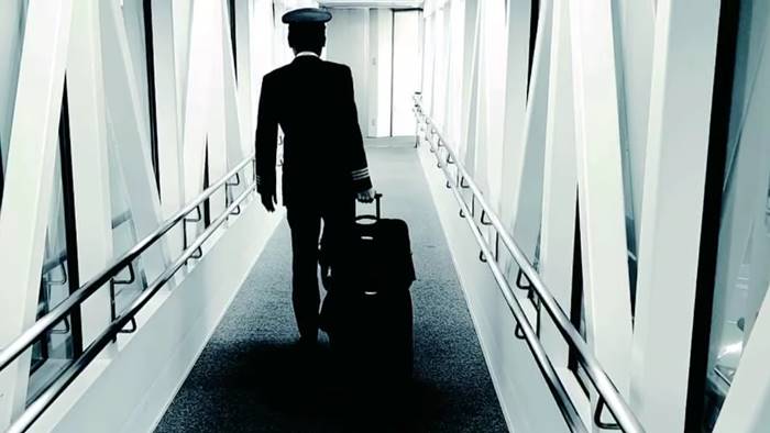 ปลดนักบิน การบินไทย