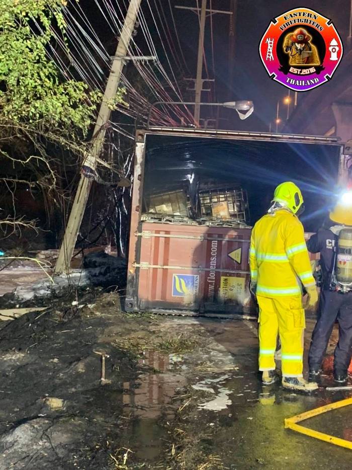 ตู้คอนเทนเนอร์คว่ำ บางนา-ตราด