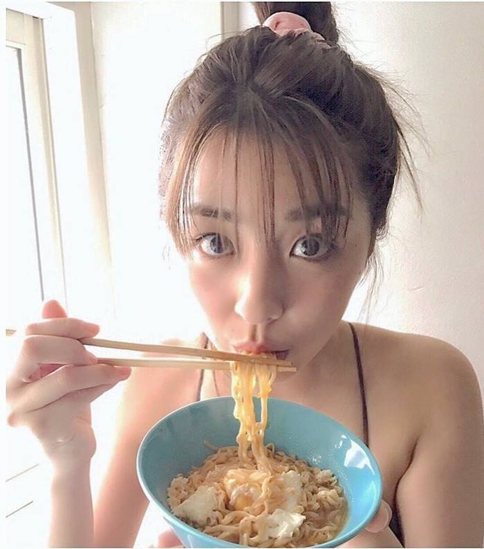 Yurina Yanagi, Takumi Minamino