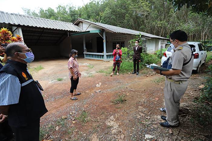 ยึดบ้าน, ปลอมลายเซ็น