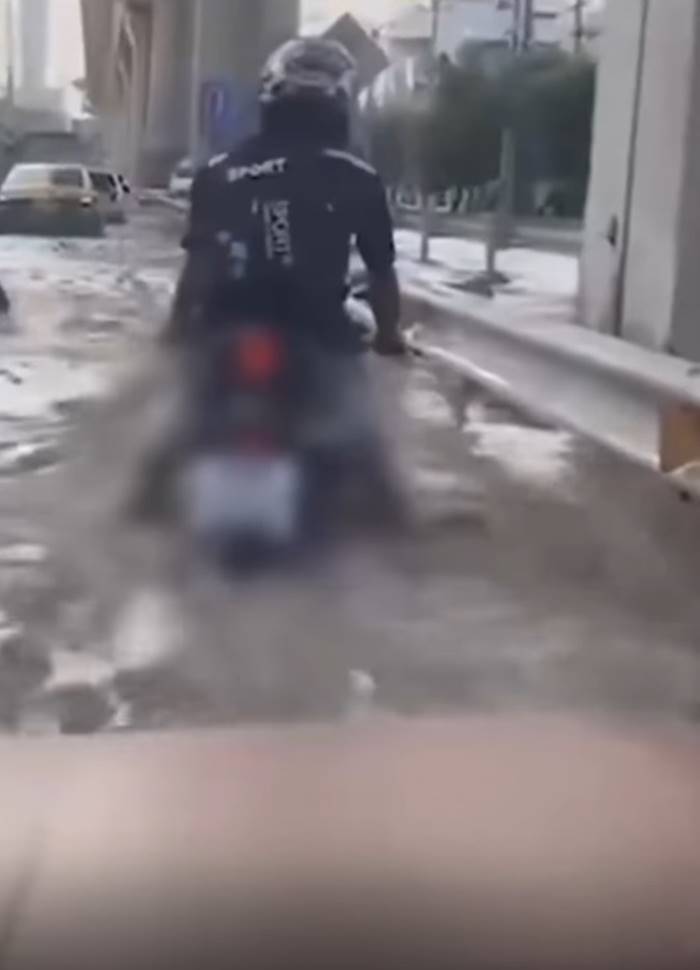 มอเตอร์ไซค์, น้ำท่วม