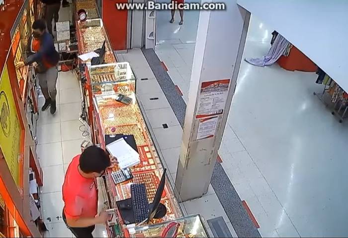 ปล้นร้านทอง