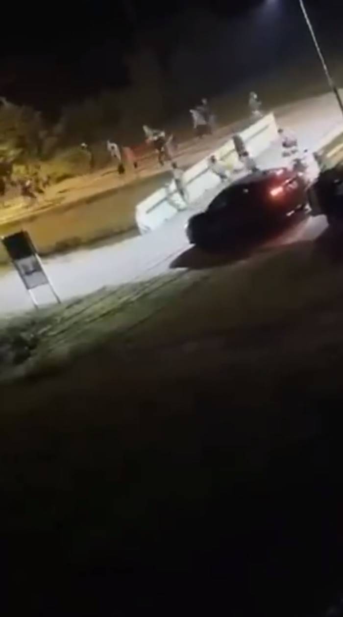 ยกพวกตีกัน