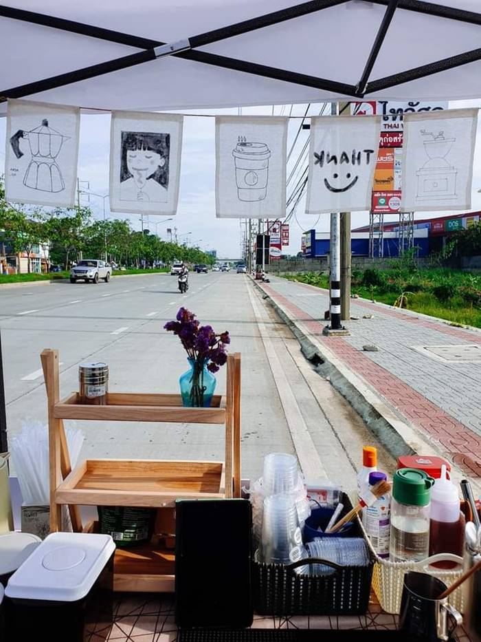 ขายของบนถนน