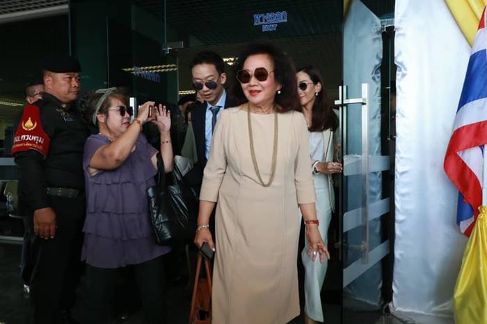 ทักษิณ ชินวัตร, พจมาน ดามาพงศ์