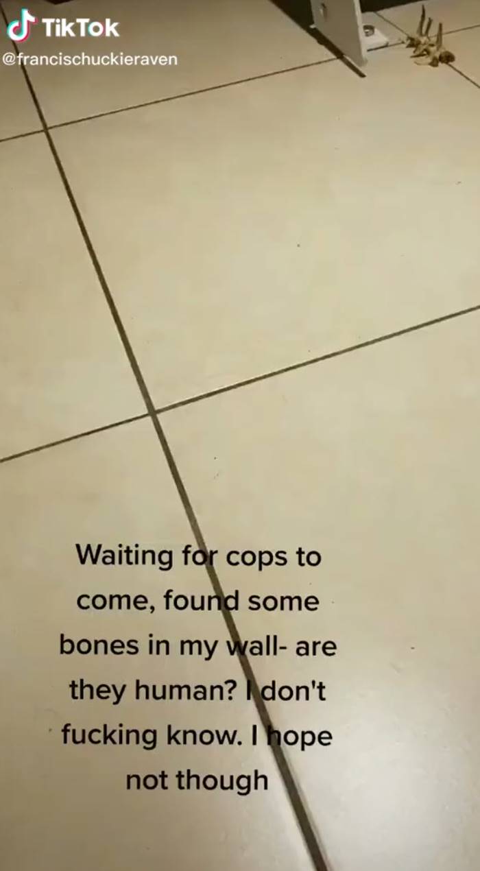 กระดูกปริศนา