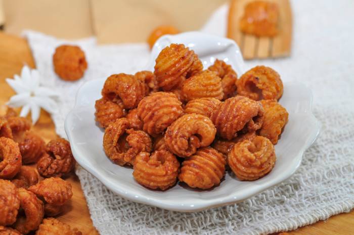 เบี้ยวค่าขนม